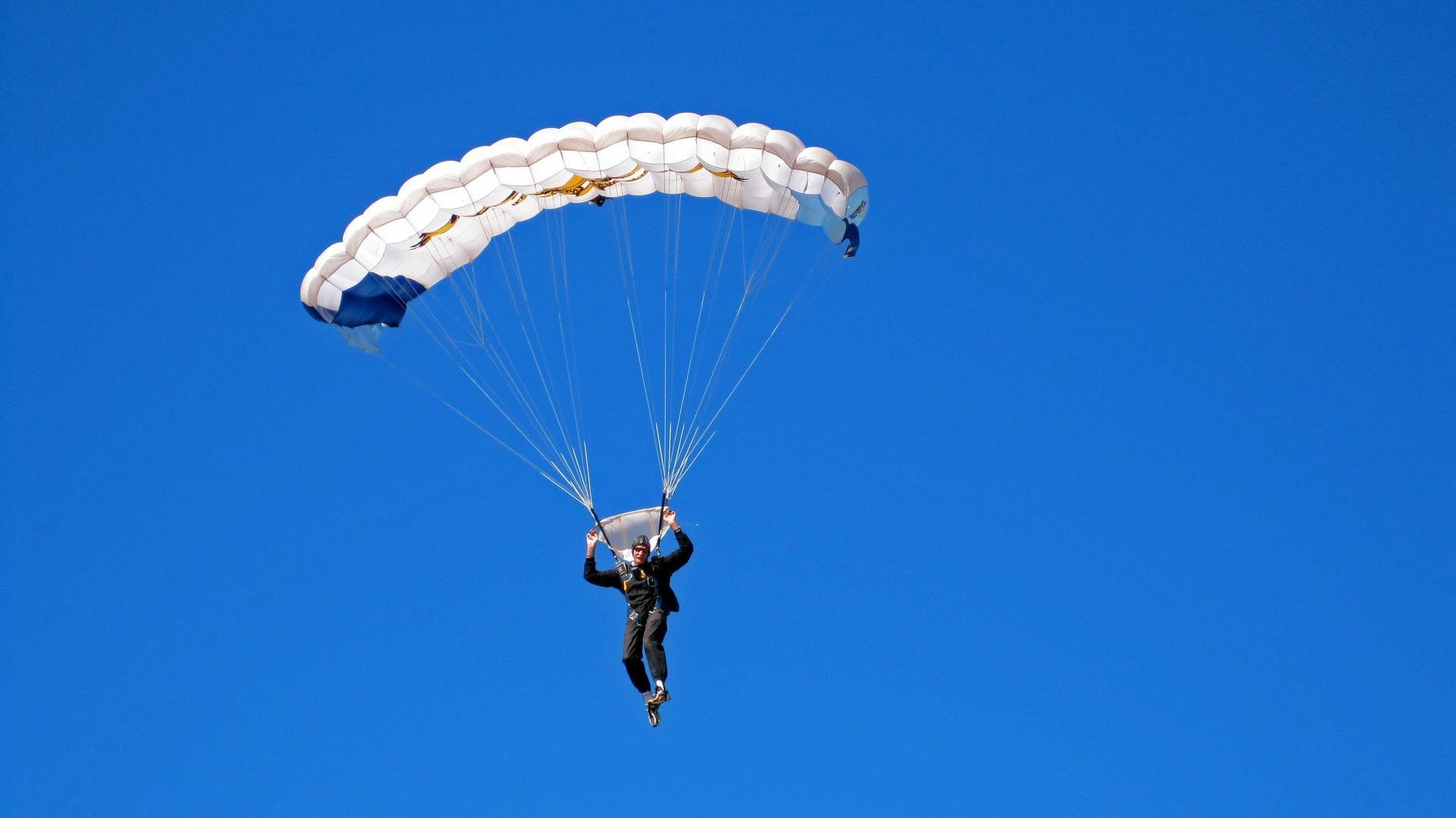 国乒包揽世界杯双冠 马龙孙颖莎展现统治力