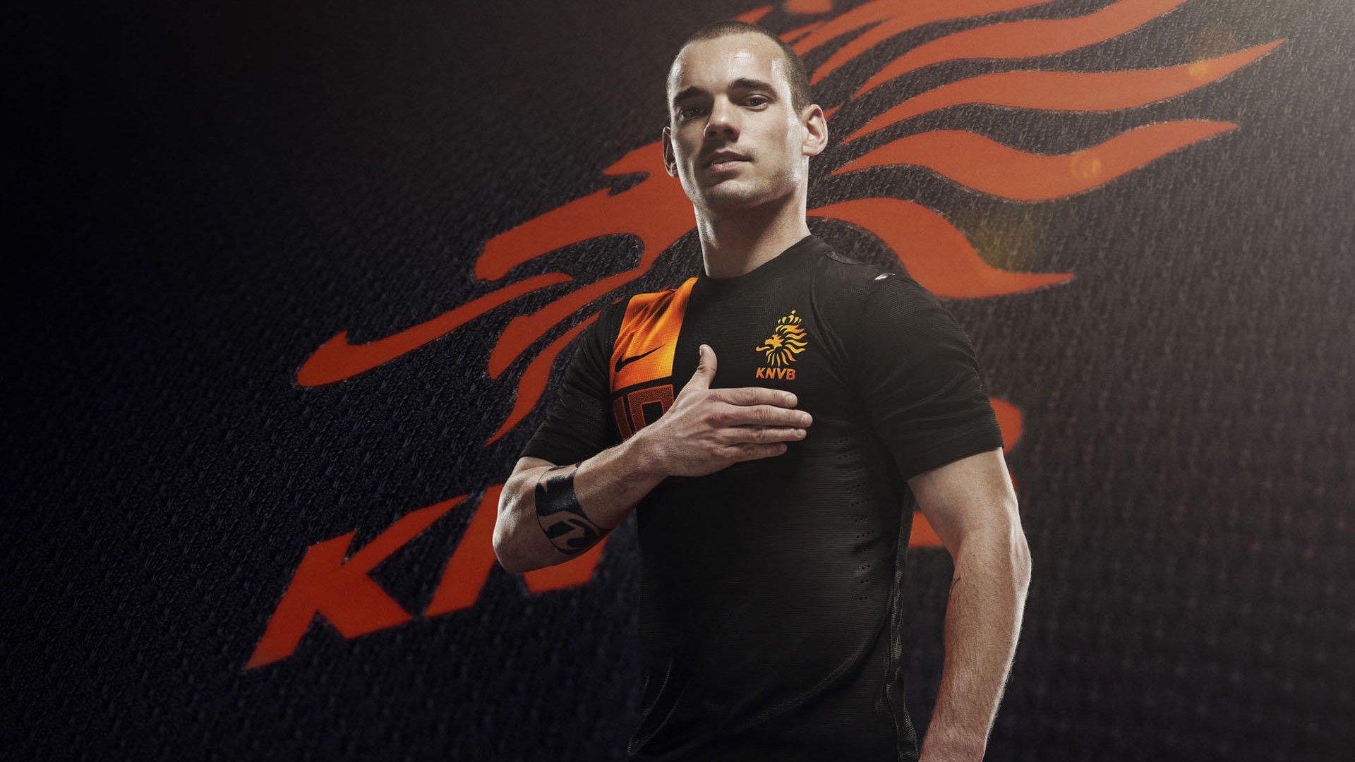 菲尔-琼斯盛赞阿莫林执教哲学，坦诚是连接球迷与球员的桥梁